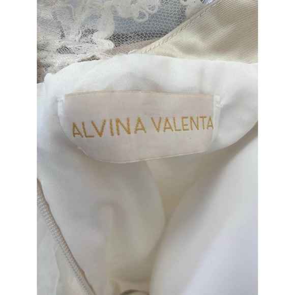 Alvina Valenta Brand New With Tags size 10 Lace Wedding Dress Orig.$3800 - Picture 5 of 10